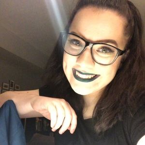 Meet your Posher, Maeve